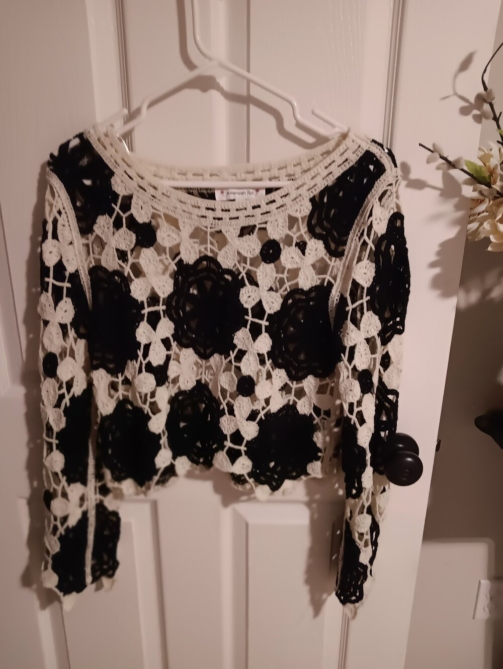 American Flirt Crochet Floral Overlay Long-Sleeve Top - Black & Cream. Medium
